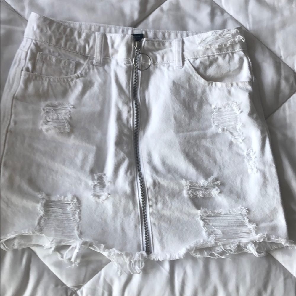 White denim skirt